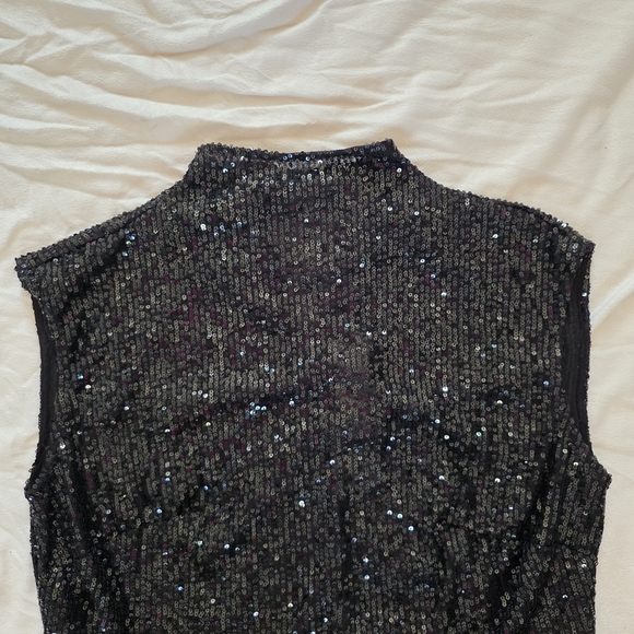Black Sequin Sleeveless Top - Picture 4 of 11